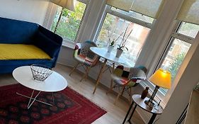 Double Bedroom Close To Common Park & City Centre